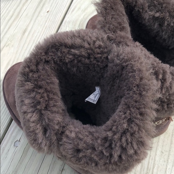 UGGs Womens Size 8 - Picture 4 of 6
